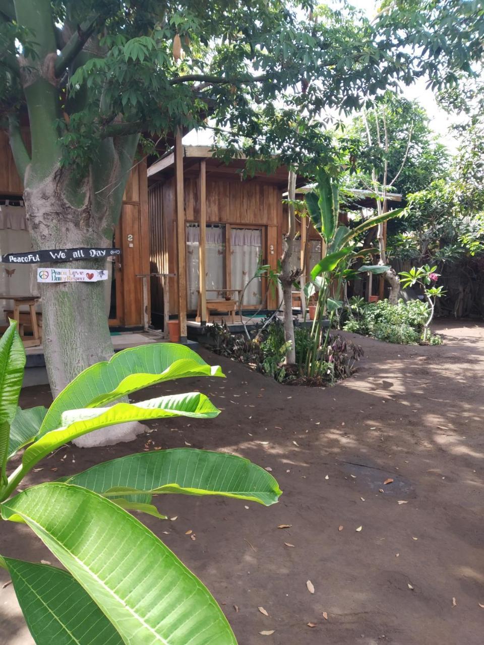 Beach Box Bungalow Гили Траванган Экстерьер фото